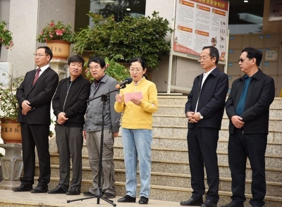 走进丽江市图书馆，了解“全国五好文明家庭”和浩、刘廷祯的家风故事