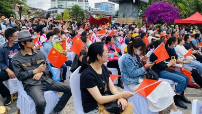 红歌唱起来 礼赞新时代，今天丽江古城这场红歌演唱会你听了吗？