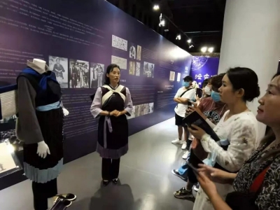 《流光溢彩——纳西族服饰文化展》在浙江理工大学丝绸博物馆开展