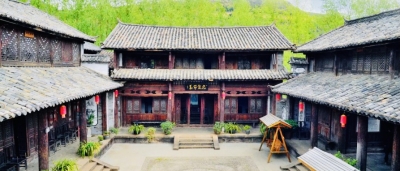 打卡丽江新晋省级旅游名村丨走进西关村，潭水清，山林密，田园绿…