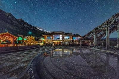 盛夏入住丽江这些半山酒店，做个追星的人！