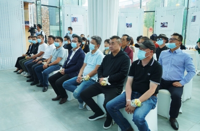 雪山艺术小镇携中国著名当代艺术家古原助力丽江文创产业发展