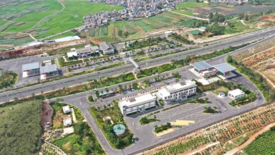 【丽江关注】永胜县境内的第一条高速公路，沿途风景秀丽……