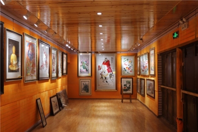 丽江崩石纳西传统手工刺绣世家 ：一针一线皆匠心