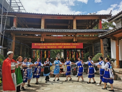 中秋小长假：丽江节日氛围浓 景区游人乐融融