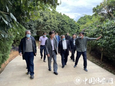 中国纪实文学作家写丽江活动举行