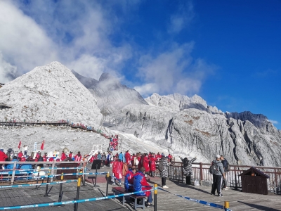 祖国好 家乡美丨国庆10.56万人次游玉龙雪山！游客景区平均停留时间延长至4.6个小时