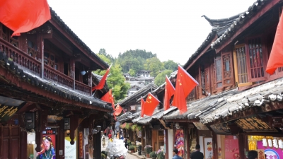 祖国好 家乡美丨​最美“中国红”扮靓丽江古城！游客点赞节日氛围浓