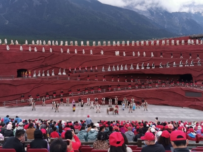 祖国好 家乡美丨国庆10.56万人次游玉龙雪山！游客景区平均停留时间延长至4.6个小时