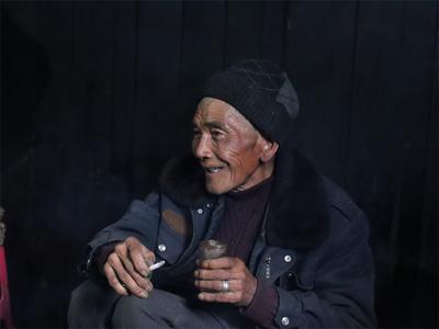 国家级非遗项目纳西族东巴画代表性传承人和世先：玉壶存冰心 朱笔写师魂
