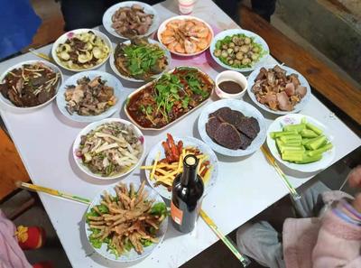 ​过年在丽江丨福虎迎春，丽江除夕年夜饭大赏！