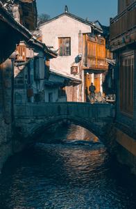 自从去过丽江后，便喜欢上了古镇！