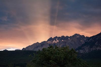 就爱去云南 | 光影中的丽江美景，您值得去看看！