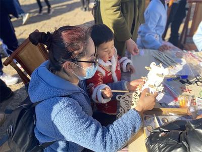 做花灯、做汤圆…丽江古城多彩的庆元宵活动，营造出喜庆祥和的节日氛围