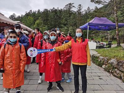 筑牢疫情防线 助游客“安心”游丽江