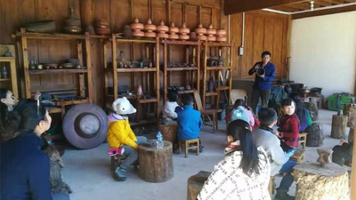 纳西族铜器制作传承展示基地暑期研学旅游火热