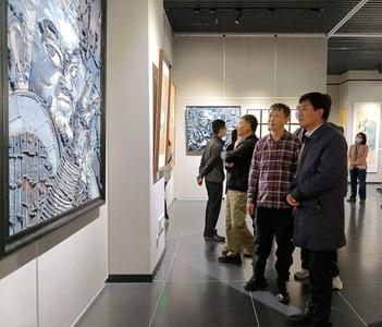 首届云南重彩画及综合材料艺术作品邀请展在丽江市文化馆展出