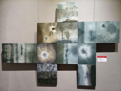 首届云南重彩画及综合材料艺术作品邀请展在丽江市文化馆展出