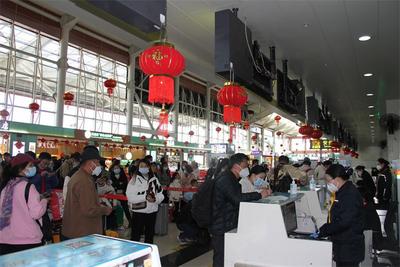 奋进的春天 | 丽江机场春节假期客流量突破11万人次  