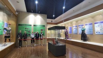 中华民族服饰文化源创展在丽江市博物院开展，还有社教活动邀您参与！