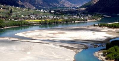 丽江古城至长江第一湾旅游直通车开通 往返免费 已开放预约