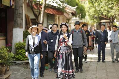“2023丽江国际文化和旅游产业发展论坛”嘉宾开展主题踩线，调研丽江文旅资源