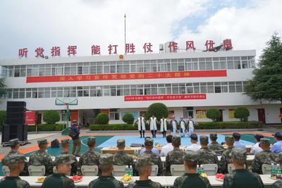 丽江市古城区开展“我们的中国梦•文化进万家”建军节慰问演出活动