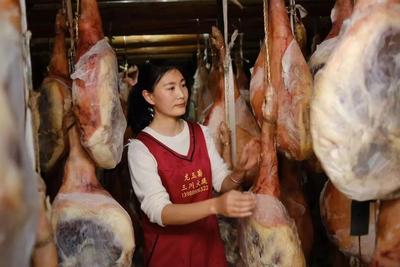 丽江永胜女大学生返乡传承非遗 以过硬品质打造过硬品牌 助力乡村振兴