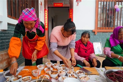 年末，又到楚雄人走村串寨吃杀猪饭的时候了