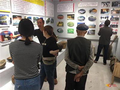 南华县文旅局积极帮助一街乡草甸发村委会完成村史馆建设