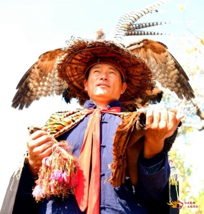彝族毕摩罗有先：传承《查姆》文化  弘扬民族精粹