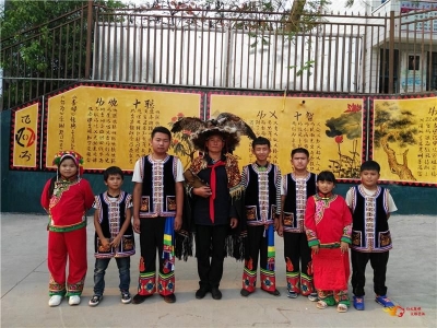 彝族毕摩罗有先：传承《查姆》文化  弘扬民族精粹