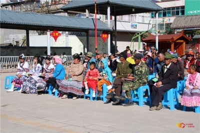 楚雄州民族艺术剧院深入武定县发窝乡演出