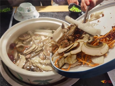 ​热乎！楚雄冬天最暖心的美食，吃起来……