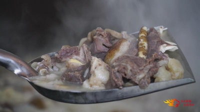 今日小寒 | 吃一顿热腾腾的彝族全羊汤锅，滋补暖身！