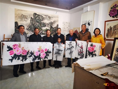 元谋县金马坊袁陆华美术馆举办“向张桂梅老师学习暨元谋、华坪书画交流笔会”