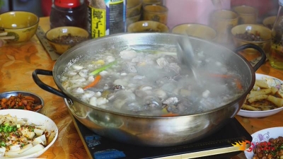 今日小寒 | 吃一顿热腾腾的彝族全羊汤锅，滋补暖身！