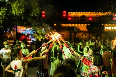 打卡楚雄彝人古镇网红项目《彝乡恋歌》，体验原汁原味的彝家风俗