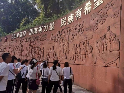 楚雄州图书馆开展“传承红色基因、弘扬奋斗精神”党史学习教育