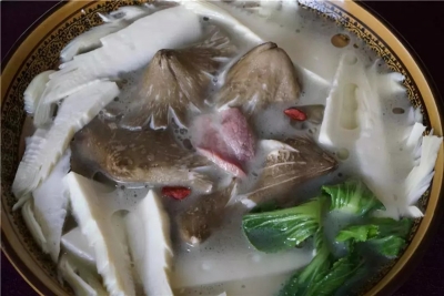 吃菌季来了！一起来看看楚雄人餐桌上的鲜美滋味