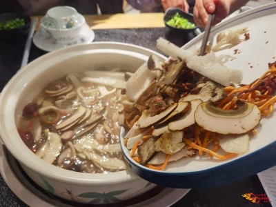 吃菌季来了！一起来看看楚雄人餐桌上的鲜美滋味