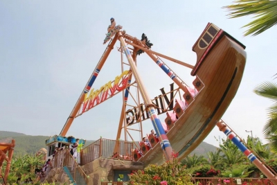 花车巡游、科探趣玩、穿越侏罗纪……暑期狂欢到这里～