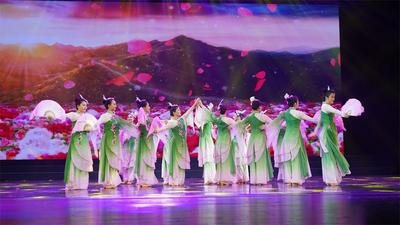楚雄市、南华县优秀新剧（节）目组台演出  呈现精彩艺术盛宴