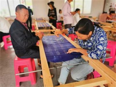 沪滇携手建平台  助力南华彝绣闯世界