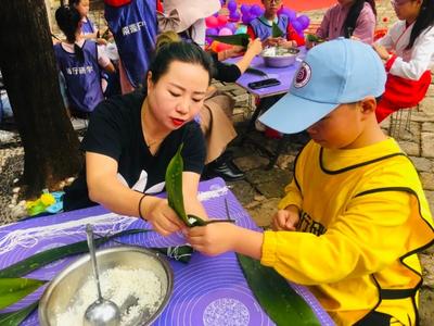 【云南人游楚雄】包粽子、制香囊、划龙舟……体验端午民俗，享亲子欢乐时光！