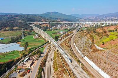 全线通车！新成昆铁路途经楚雄三地，游玩攻略看这里