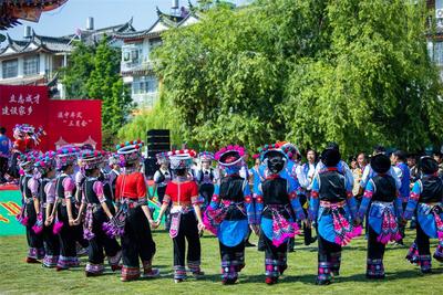 喜讯 | 牟定县彝族左脚舞即将亮相全国广场舞展演舞台
