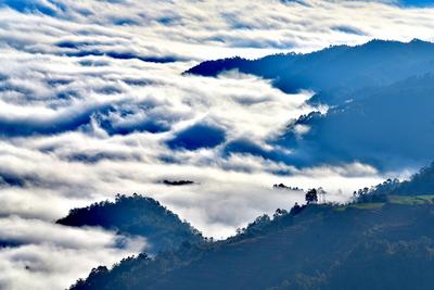 晨雾缭绕，南华山乡景色美如画！