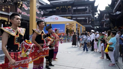 在上海｜豫园人潮涌 文山风情浓