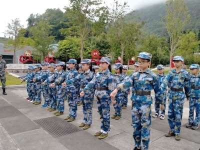 老山成长训练营开营！“神兽”进去英武少年出来